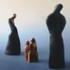 images/galerie/bronze-skulpturen/Familie mit 2 Kindern, A3, Bronze 21 cm.jpg